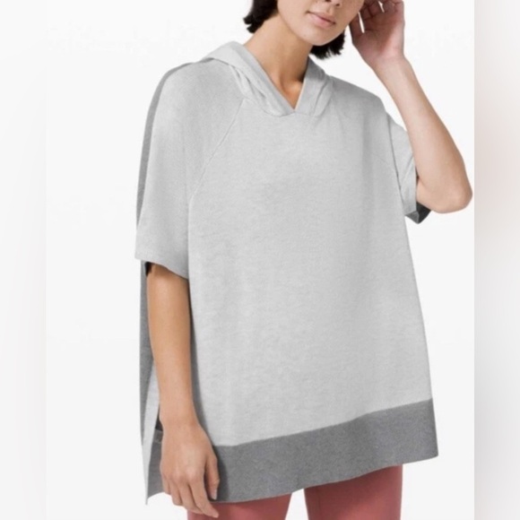 Lululemon Opened Up Poncho
DESIGNED FOR ON THE MOVE Size M/L - Picture 3 of 13